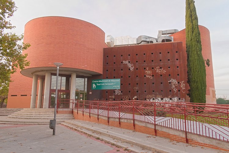 Centro-Municipal-De-Mayores-Jose-Luis-Sampedro