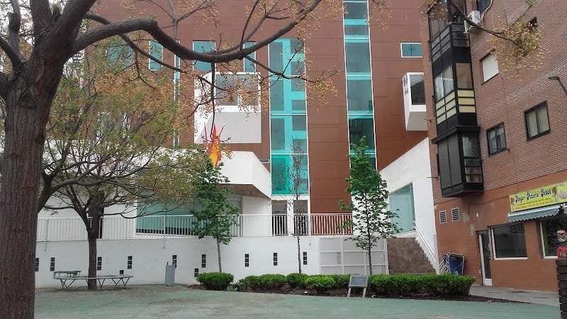 Centro-Municipal-de-Mayores-Adolfo-Suarez