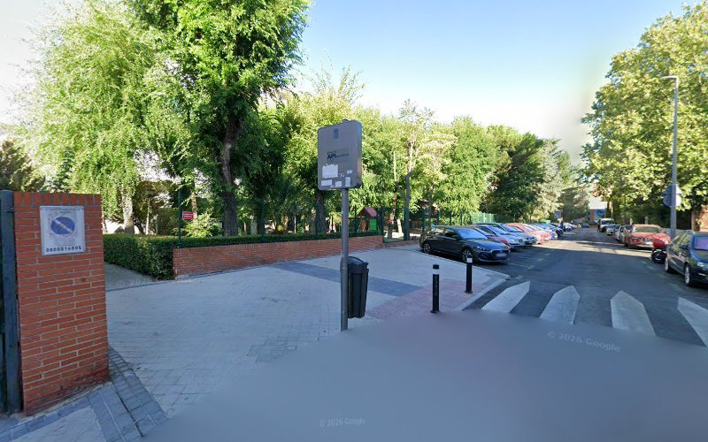 Centro-Municipal-de-mayores-Leneros