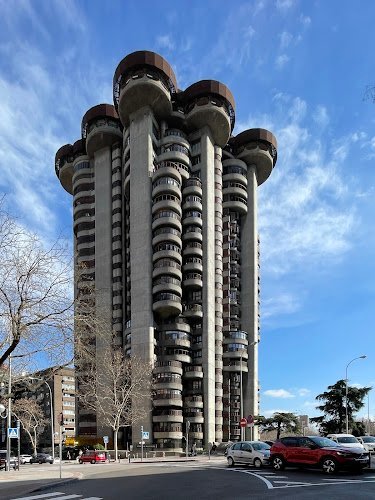 Edificio-Torres-Blancas
