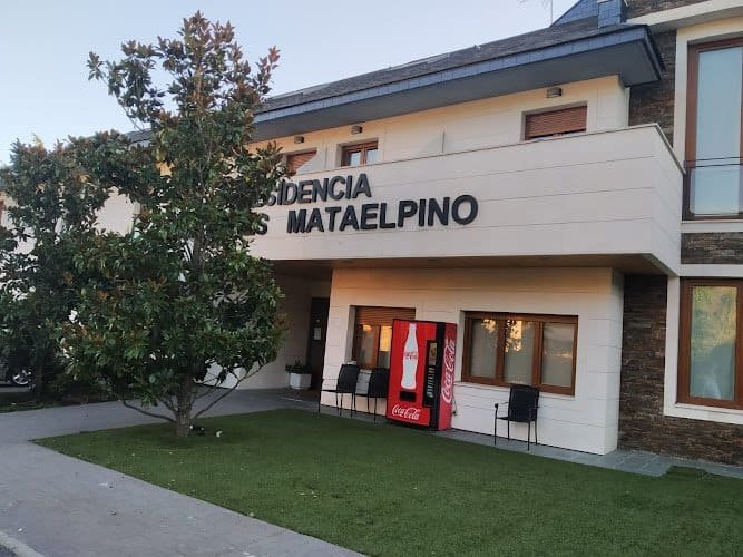 Residencia-de-la-Tercera-Edad-Mataelpino