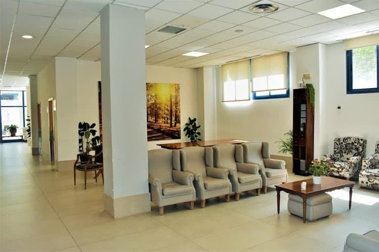 Residencia-para-Mayores-Ballesol-Pasillo-Verde