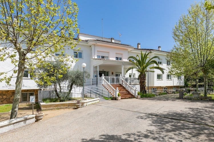 Sanitas-Residencia-de-Mayores-Almenara