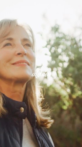 Alegra-Vital-–-Cuidados-a-domicilio-ayuda-domestica-y-acompanamientos-en-Bahia-de-Cadiz