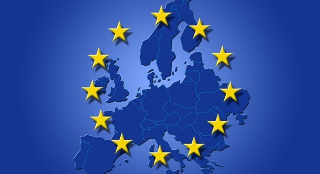 Drapeau sur carte d'Europe
