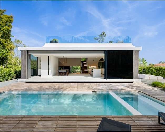 An exterior shot of a modern house in Los Angeles