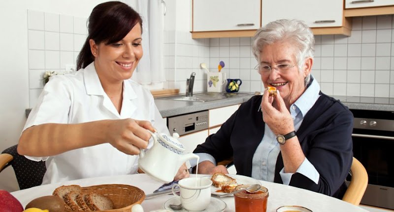 La-Familia-Servicios-Sociales-Ayuda-a-domicilio-Cuidado-de-personas-mayores-y-Servicio-domestico