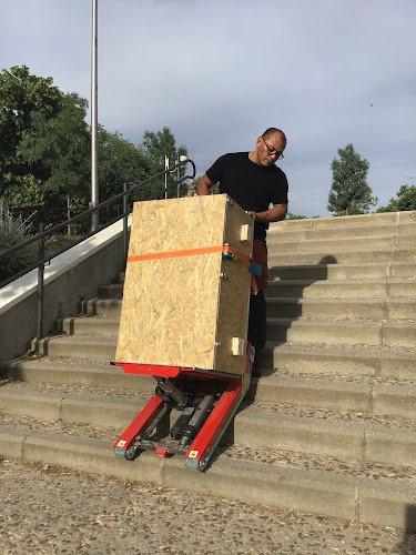 MVC-Logistic