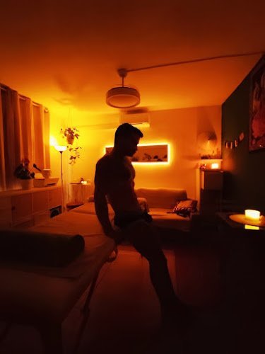 Masajes-Premium-para-Hombres-en-Torremolinos-–-Luis-Masajista-Profesional-Kaabo-Massage