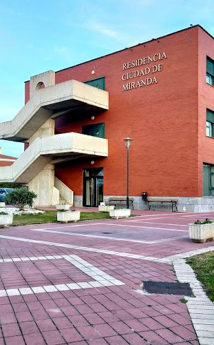 Residencia-Ciudad-de-Miranda-gestion-privada