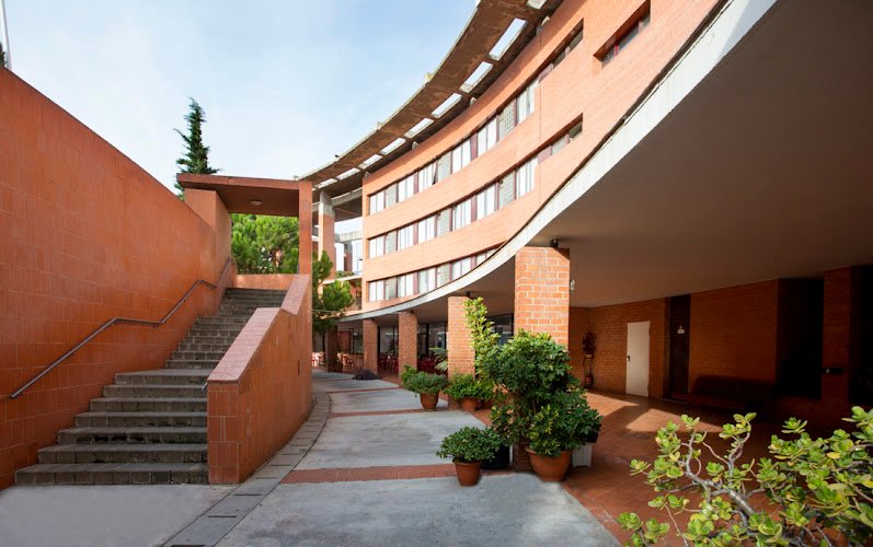 Residencia-i-centre-de-dia-per-a-gent-gran-Horta