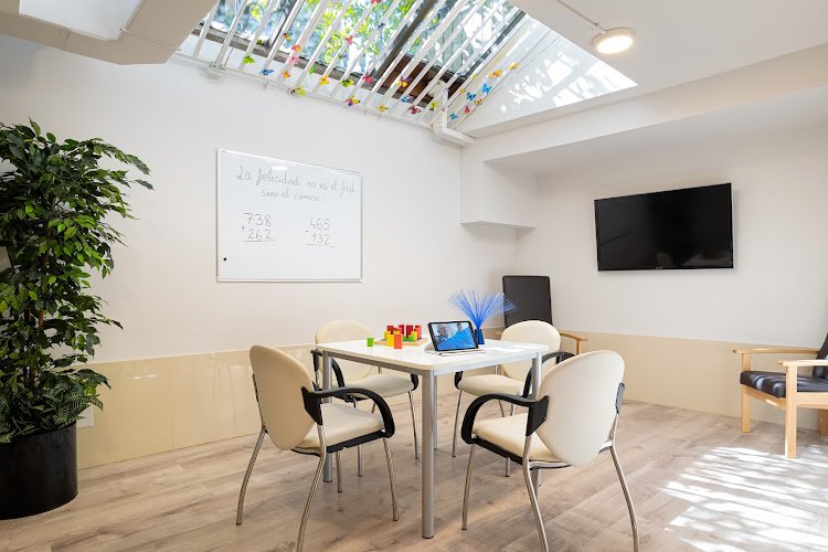 Sanitas-Centro-de-Dia-Clara-del-Rey