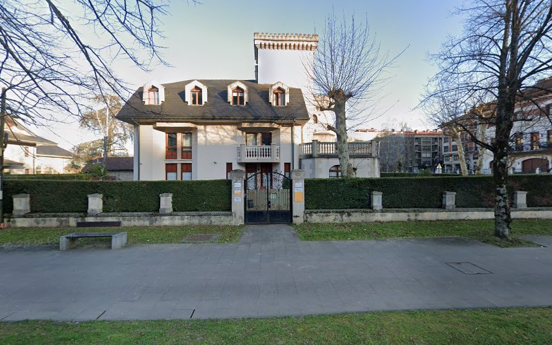 TORRE-ZURI-Beaskoa-Elorriaga-Eta-Iribar-SL