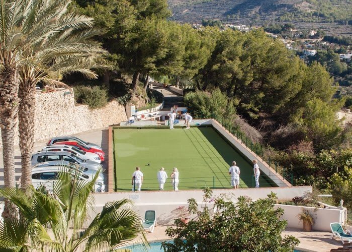 The-Colina-Club