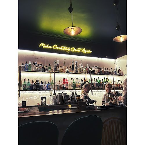The-Whisper-Cocktail-Company-Cocteles-y-Combinados