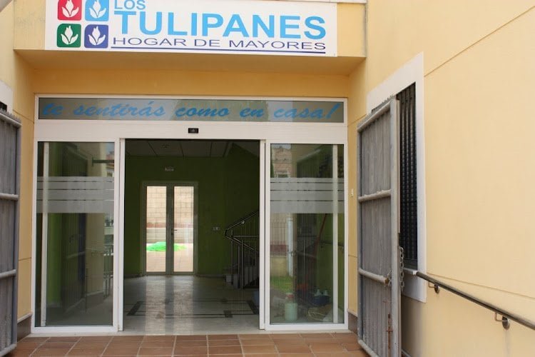 HOGAR DE MAYORES LOS TULIPANES