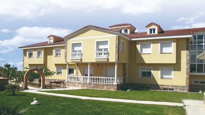 Residencia San Raimundo Coreses