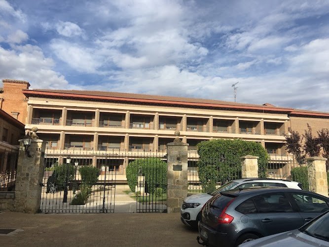 Residencia Sancti Spíritus y Santa Ana