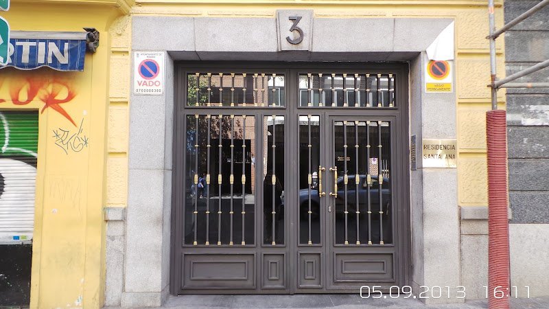 Residencia y vivienda para Personas Mayores Santa Ana